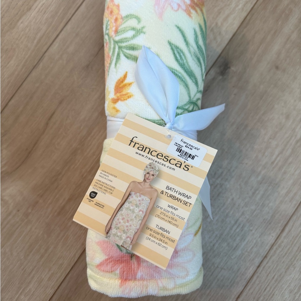Francesca's Collections Floral Bath Wrap - Cream and Orange